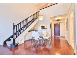 404-185 Robinson Street  Oakville, ON L6J 7P6