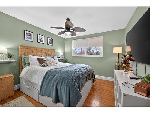 52 Lorne Avenue, Burford, ON - Indoor Photo Showing Bedroom