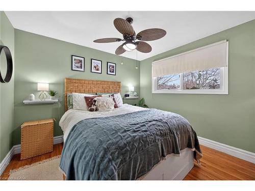 52 Lorne Avenue, Burford, ON - Indoor Photo Showing Bedroom