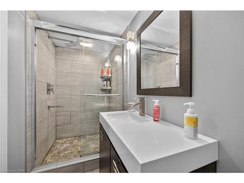 52 Lorne Avenue, Burford, ON - Indoor Photo Showing Bathroom