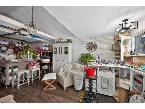 52 Lorne Avenue, Burford, ON - Indoor