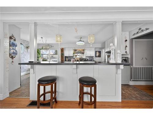 52 Lorne Avenue, Burford, ON - Indoor Photo Showing Kitchen With Upgraded Kitchen