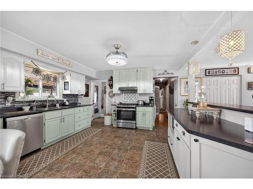 52 Lorne Avenue, Burford, ON - Indoor Photo Showing Kitchen With Double Sink
