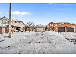 114 Glencliffe Court  Kitchener, ON N2B 3X1