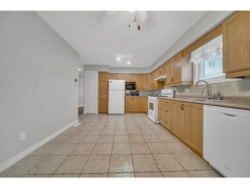 114 Glencliffe Court, Kitchener, ON - Indoor Photo Showing Kitchen With Double Sink