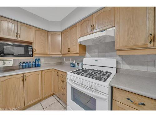 114 Glencliffe Court, Kitchener, ON - Indoor Photo Showing Kitchen