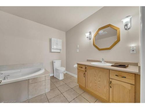 114 Glencliffe Court, Kitchener, ON - Indoor Photo Showing Bathroom
