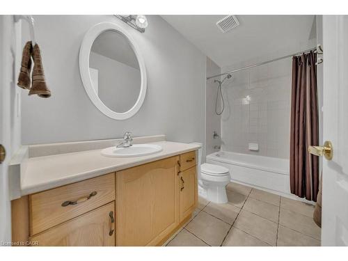 114 Glencliffe Court, Kitchener, ON - Indoor Photo Showing Bathroom