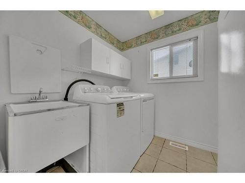 114 Glencliffe Court, Kitchener, ON - Indoor Photo Showing Laundry Room