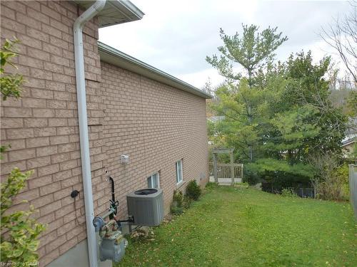 114 Glencliffe Court, Kitchener, ON - Outdoor With Exterior