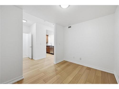 804-551 Maple Avenue, Burlington, ON - Indoor Photo Showing Other Room