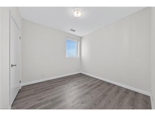 902-104 Garment Street, Kitchener, ON - Indoor Photo Showing Other Room