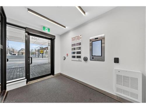 902-104 Garment Street, Kitchener, ON - Indoor Photo Showing Other Room