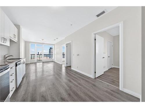 902-104 Garment Street, Kitchener, ON - Indoor Photo Showing Kitchen