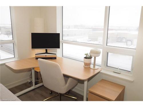 415-247 Northfield Drive E, Waterloo, ON - Indoor