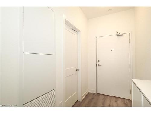 415-247 Northfield Drive E, Waterloo, ON - Indoor Photo Showing Other Room