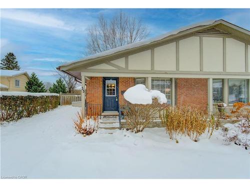 33 Manor Drive, Kitchener, ON - Outdoor