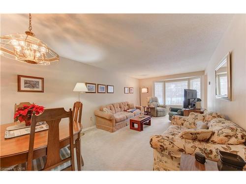 33 Manor Drive, Kitchener, ON - Indoor