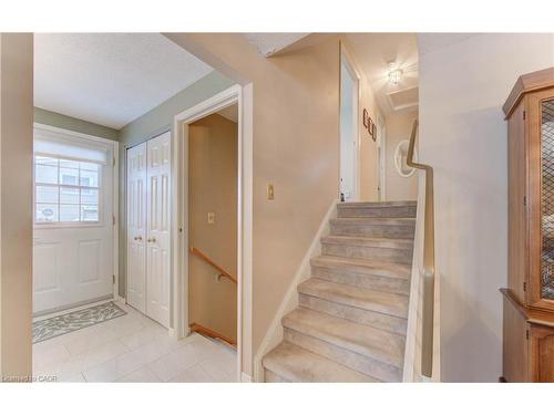 33 Manor Drive, Kitchener, ON - Indoor Photo Showing Other Room