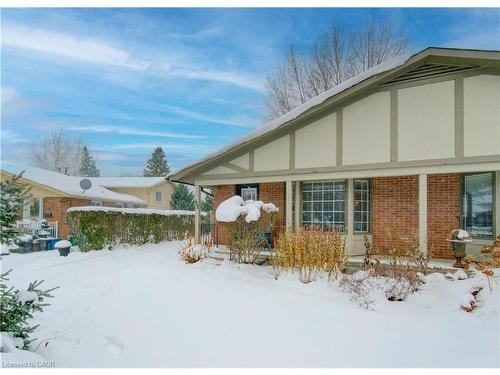 33 Manor Drive, Kitchener, ON - Outdoor