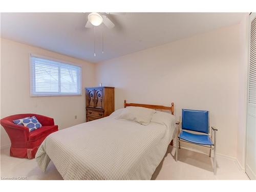 33 Manor Drive, Kitchener, ON - Indoor Photo Showing Bedroom