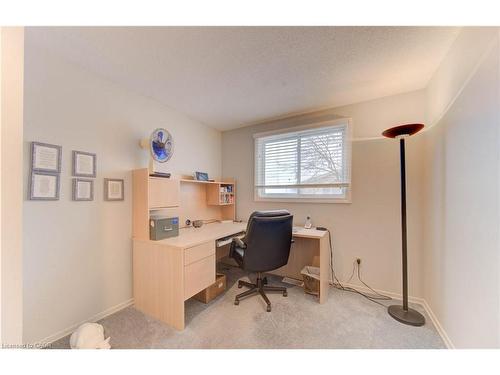 33 Manor Drive, Kitchener, ON - Indoor Photo Showing Office