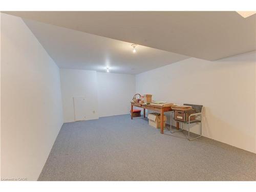 33 Manor Drive, Kitchener, ON - Indoor Photo Showing Other Room