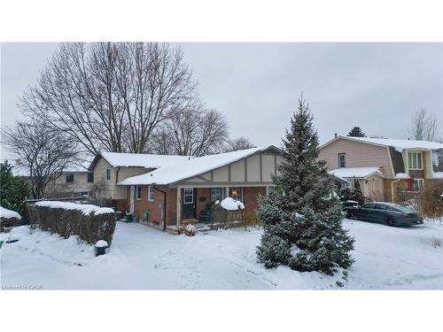 33 Manor Drive, Kitchener, ON - Outdoor