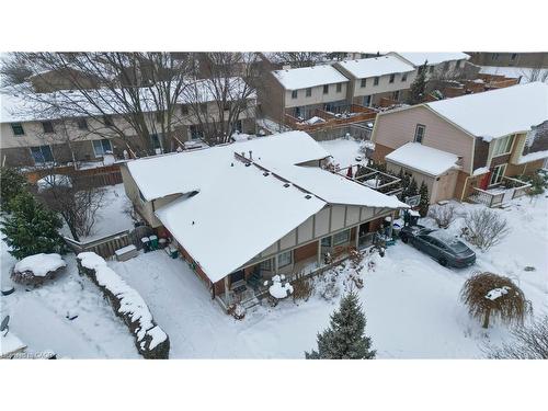 33 Manor Drive, Kitchener, ON - Outdoor