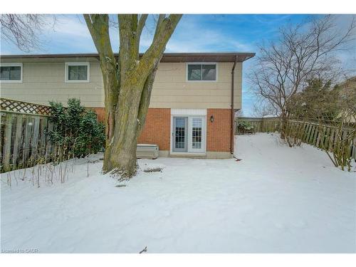 33 Manor Drive, Kitchener, ON - Outdoor