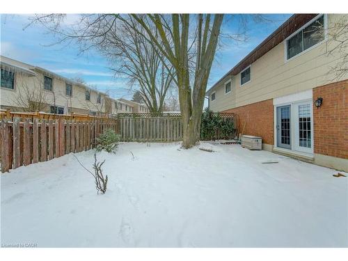 33 Manor Drive, Kitchener, ON - Outdoor