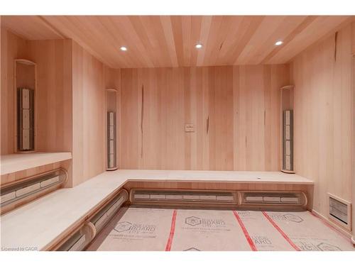 1701-25 Wellington Street S, Kitchener, ON - Indoor