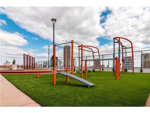 1701-25 Wellington Street S, Kitchener, ON - Outdoor