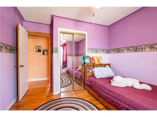 75 Hanover Place, Hamilton, ON - Indoor Photo Showing Bedroom