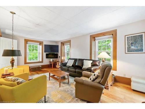 658 Culver Road, Waterford, ON - Indoor Photo Showing Living Room