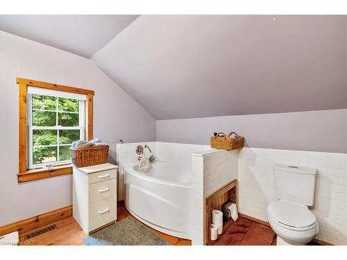 658 Culver Road, Waterford, ON - Indoor Photo Showing Bathroom