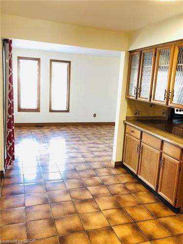 730 Garth Street, Hamilton, ON - Indoor