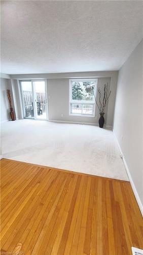 305 Activa Avenue, Kitchener, ON - Indoor