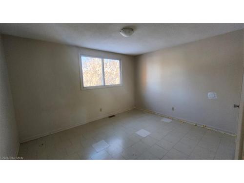 57-59 Oakwood Avenue, Simcoe, ON - Indoor Photo Showing Other Room