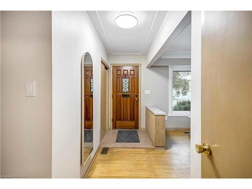 626 Iroquois Avenue, Ancaster, ON - Indoor Photo Showing Other Room