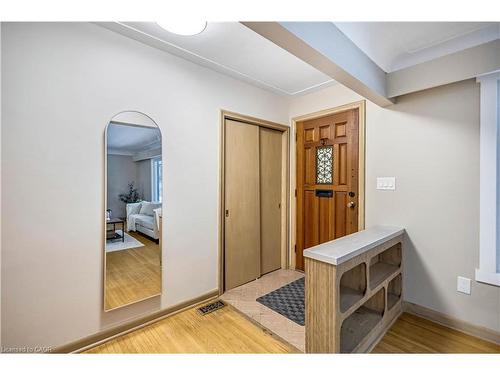 626 Iroquois Avenue, Ancaster, ON - Indoor Photo Showing Other Room