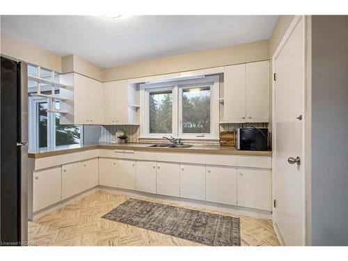 626 Iroquois Avenue, Ancaster, ON - Indoor Photo Showing Kitchen With Double Sink