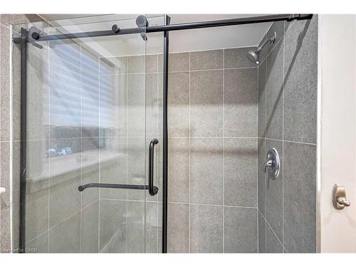 626 Iroquois Avenue, Ancaster, ON - Indoor Photo Showing Bathroom