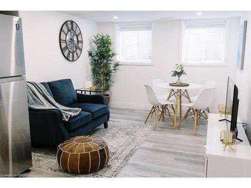 B-261 Belmont Avenue W, Kitchener, ON - Indoor Photo Showing Dining Room