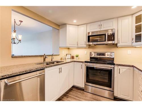 2203-6 Willow Street, Waterloo, ON - Indoor Photo Showing Kitchen With Stainless Steel Kitchen With Double Sink
