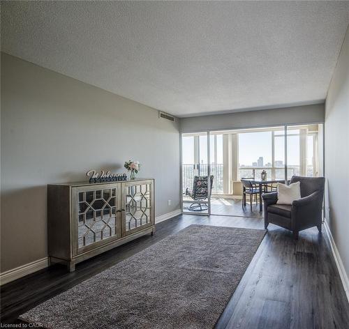 2203-6 Willow Street, Waterloo, ON - Indoor