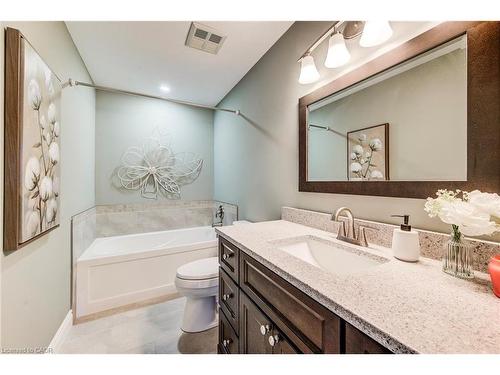 2203-6 Willow Street, Waterloo, ON - Indoor Photo Showing Bathroom