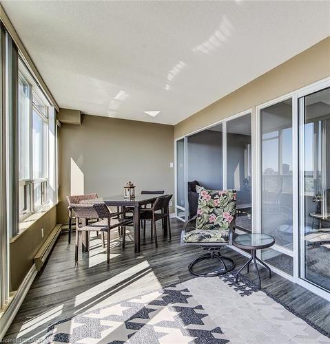 2203-6 Willow Street, Waterloo, ON - Indoor