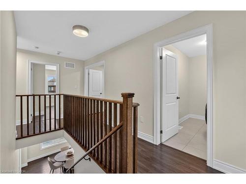 47 Pagebrook Crescent, Hamilton, ON - Indoor Photo Showing Other Room