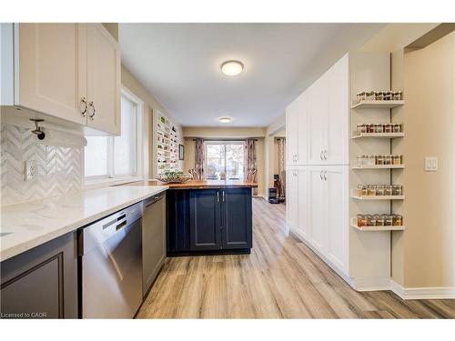 48 Karalee Crescent, Cambridge, ON - Indoor Photo Showing Kitchen